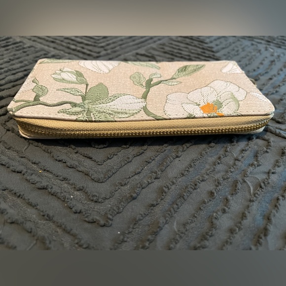 NWOT—Long Zippered Wallet with Floral Design - Picture 6 of 7